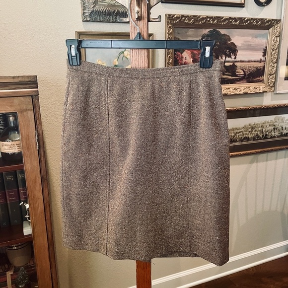 The Limited Stretch wool blend tweed pencil skirt lined pleated back SZ 8 brown - Picture 2 of 9